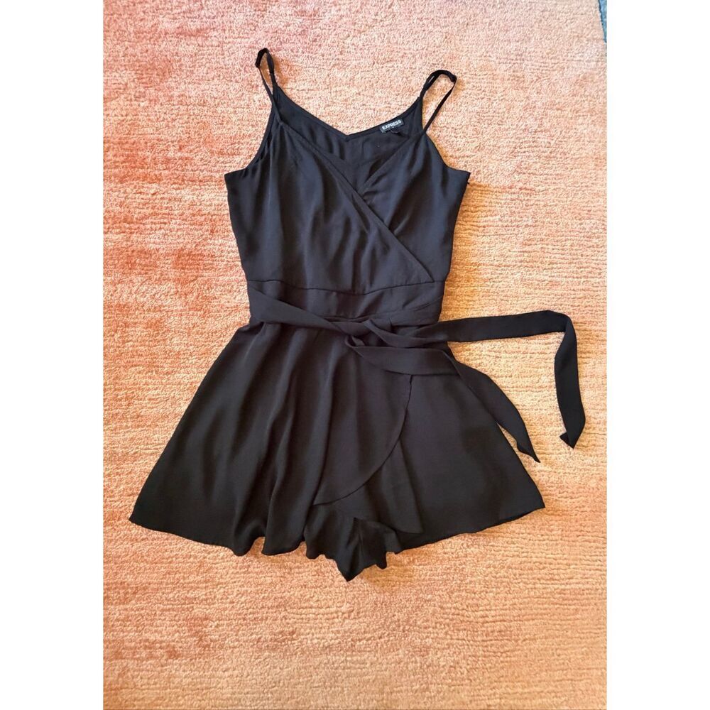 Express Black Wrap Romper Skort Adjustable Straps Size 6 - Picture 1 of 13